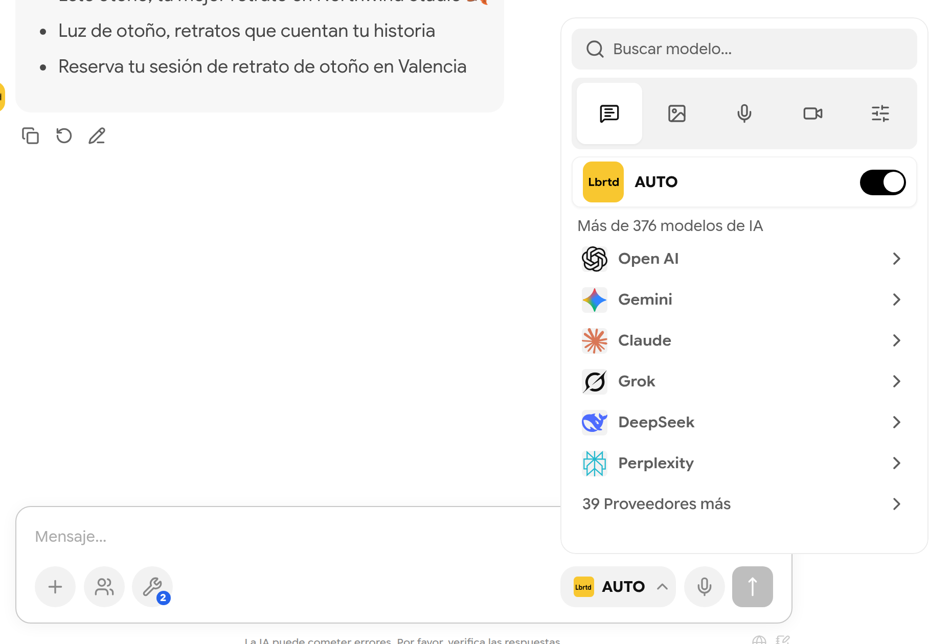 Selector de modelos con buscador, pestañas de modalidad, interruptor AUTO y lista de proveedores