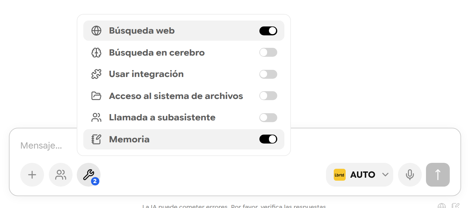 Menú Herramientas con los interruptores de Búsqueda web, Búsqueda en cerebro, Usar integración, Acceso al sistema de archivos, Llamada a subasistente y Memoria